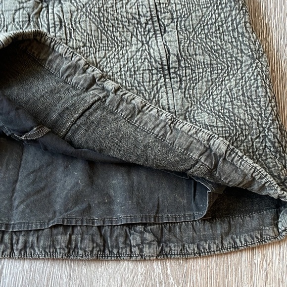 Anthropologie pilcro Skirt embossed in moss green has pockets size 4 - Picture 7 of 8